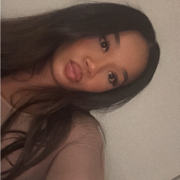 Meet your Posher, Addrianna - Picture 1 of 1